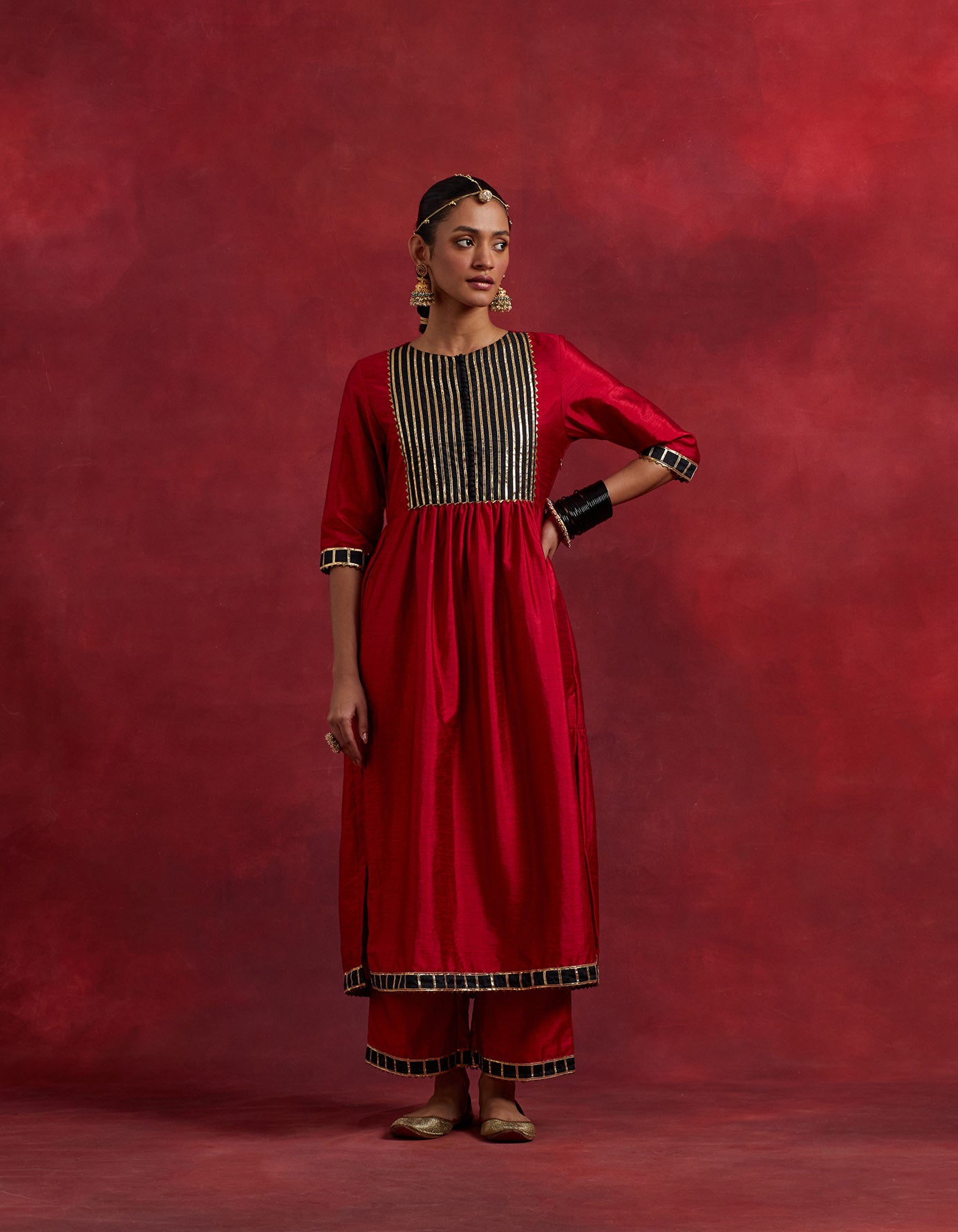 Red Black Raw Silk Gauhar Kurta Set (Set Of 3)