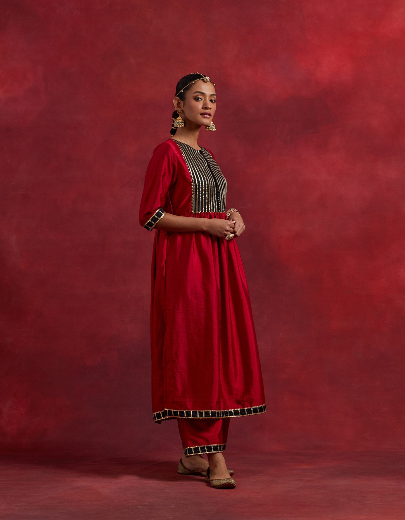 Red Black Raw Silk Gauhar Kurta Set (Set Of 3)