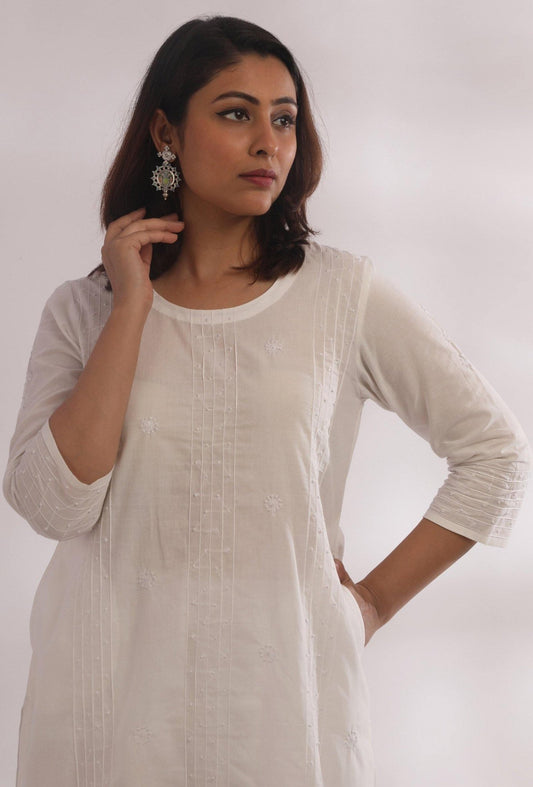 Kyaaree White Chikankari Kurta With Pant (Set Of 2) - The Indian Cause
