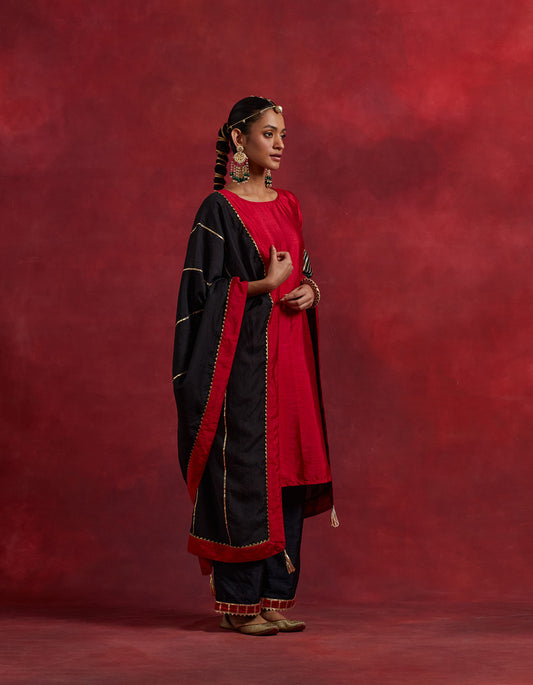 Red Black Raw Silk Jennifer Kurta Set (Set Of 3)