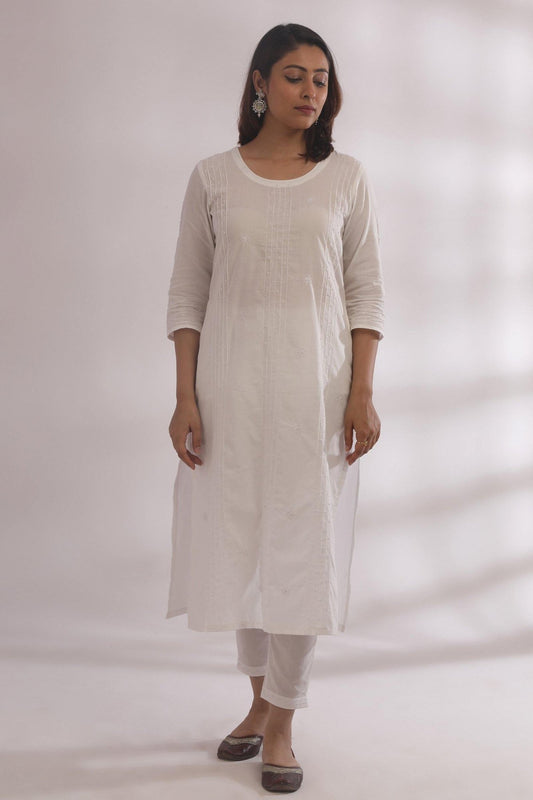 Kyaaree White Chikankari Kurta With Pant (Set Of 2) - The Indian Cause